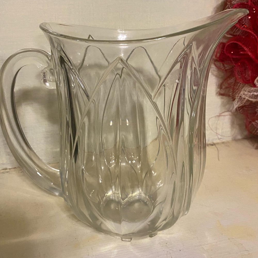 Water pitcher